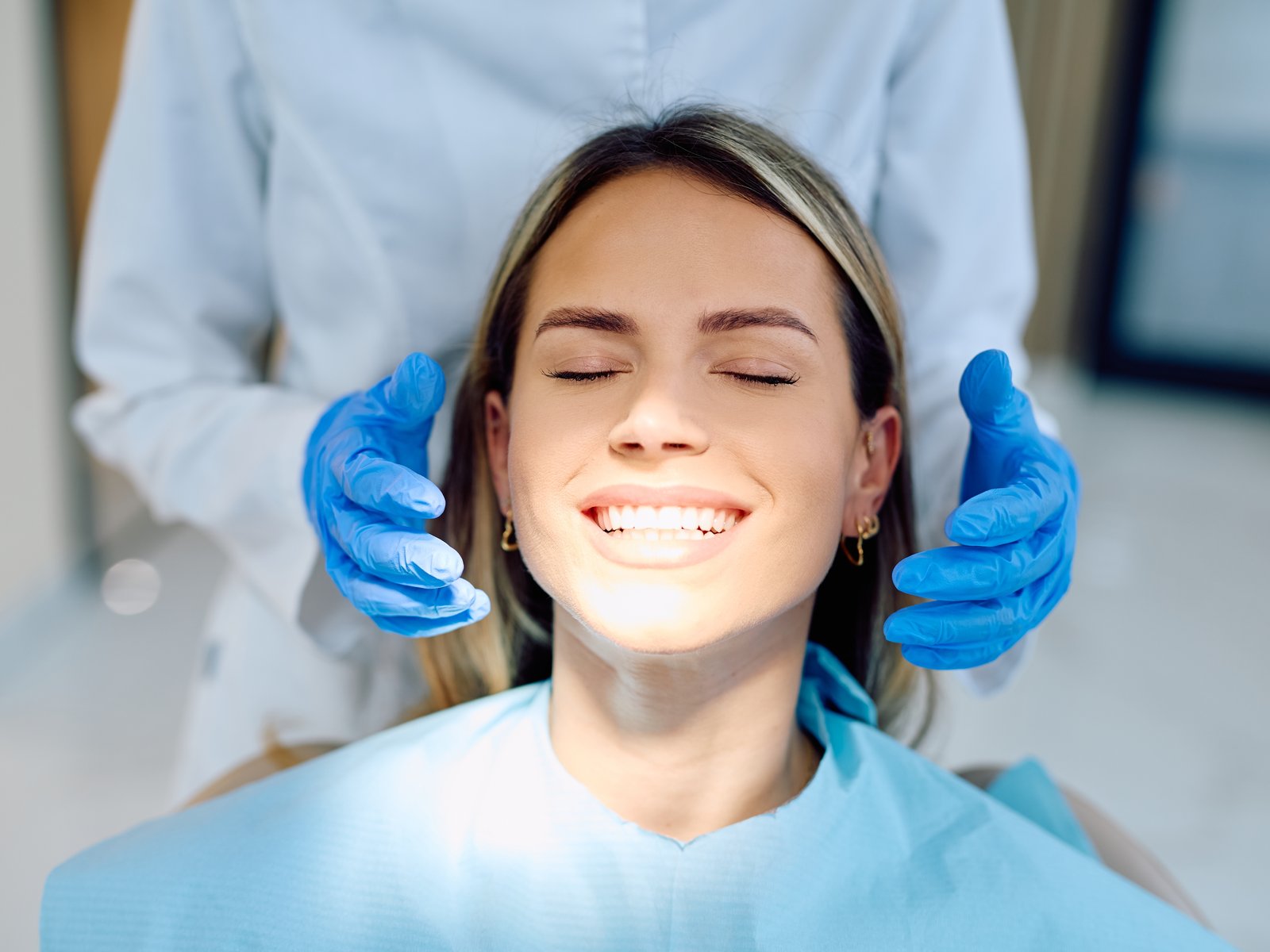 Cosmetic dentistry services at Aesthetic Dentistry