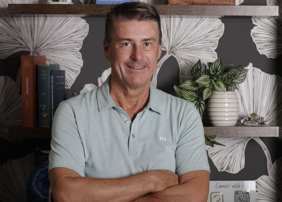 Dr. William J. Bennett III, lead dentist at Aesthetic Dentistry in Orland Park