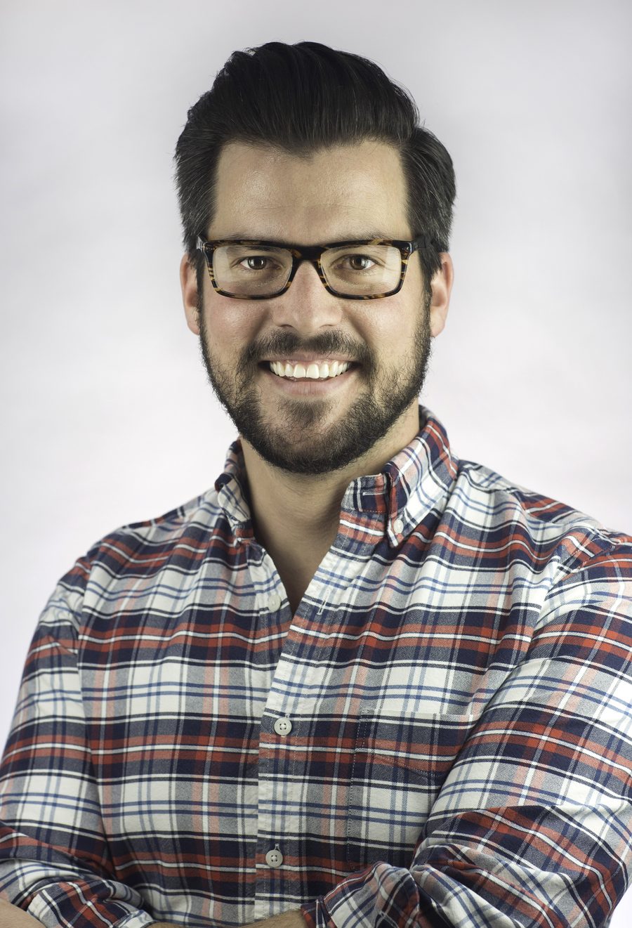 Dr. Alexander Hutnik, lead dentist at Aesthetic Dentistry of Frankfort